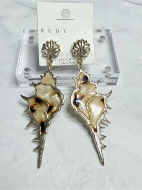 🚨3 for $15🚨 Redwood Shell Drop Earrings in Cream and Gold